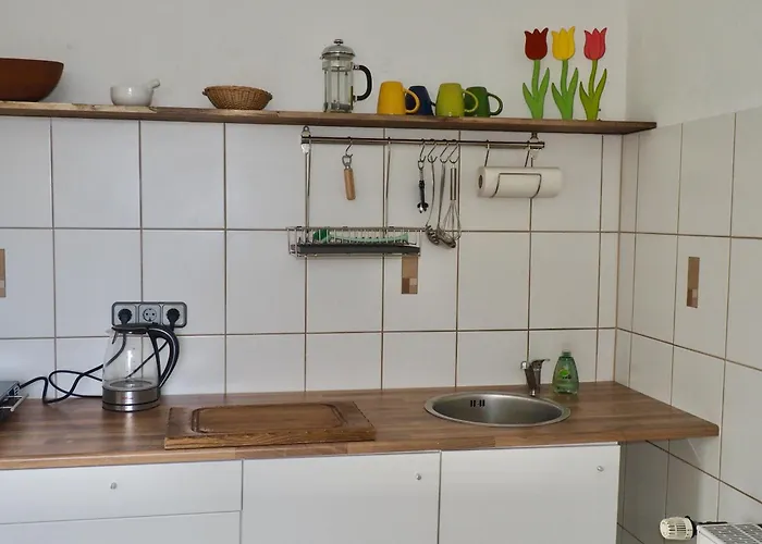 Gemuetliche Mit Balkon, Verkehrsguenstig Gelegen