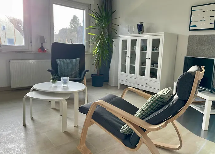 Gemuetliche Mit Balkon, Verkehrsguenstig Gelegen