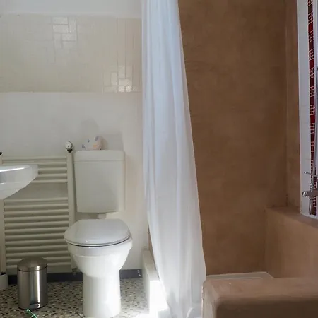 Gemuetliche Mit Balkon, Verkehrsguenstig Gelegen Apartament